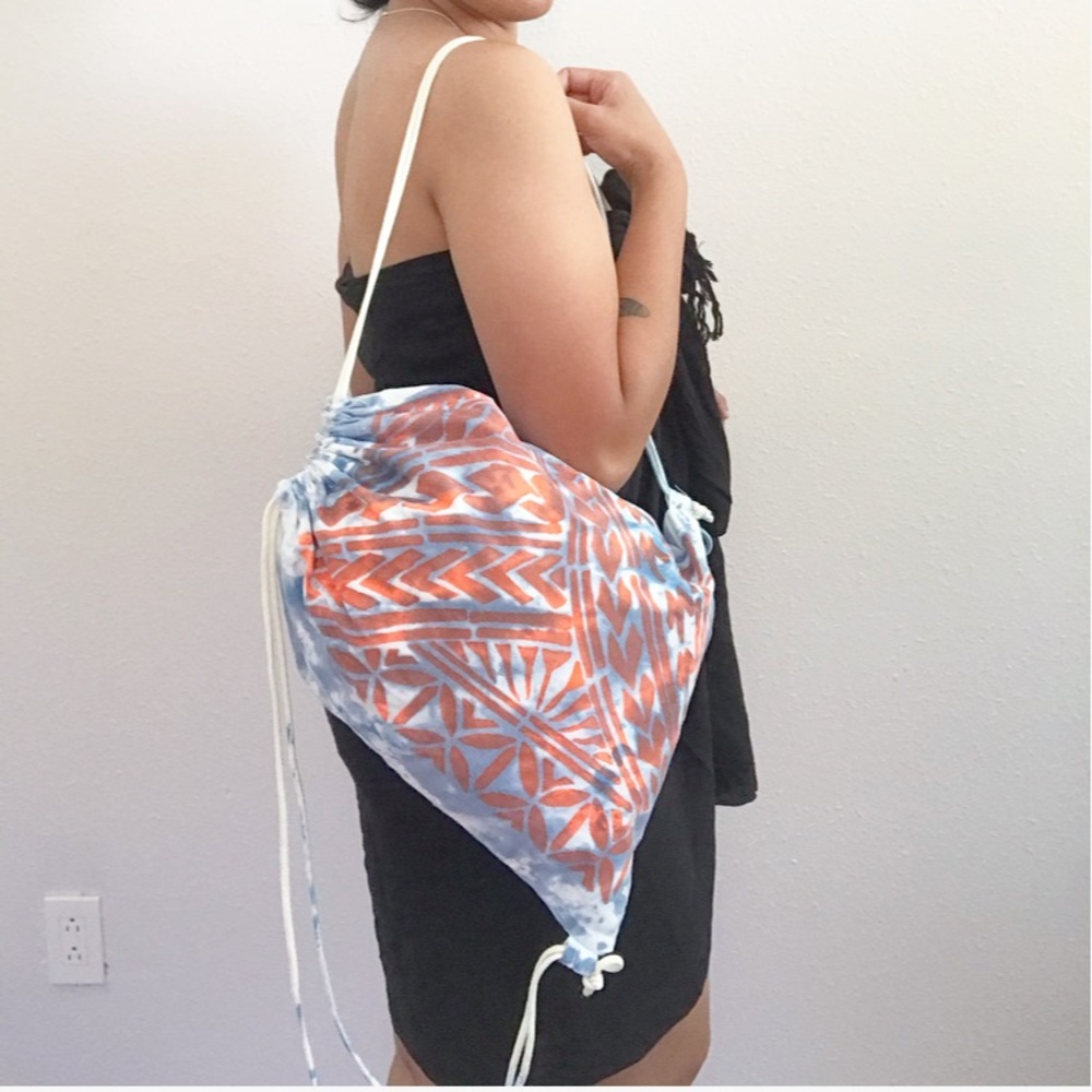 Tie Dye Polynesian Print Drawstring Backback Black